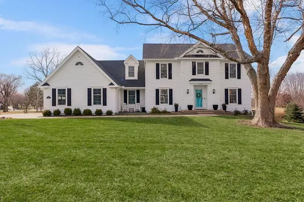 15142 Oakmont ST, Overland Park, KS 66221