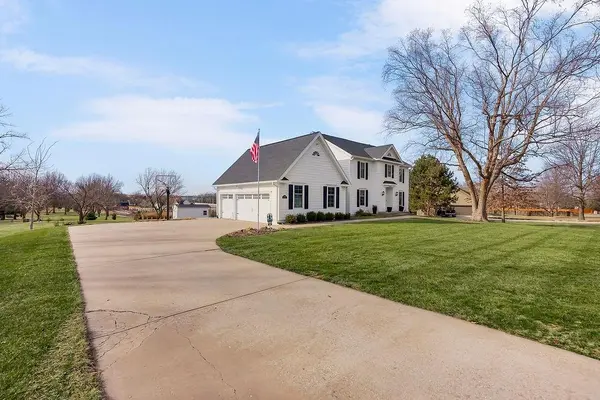 15142 Oakmont ST, Overland Park, KS 66221