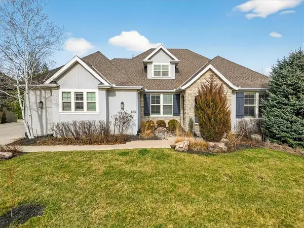 5112 W 142nd TER, Leawood, KS 66224