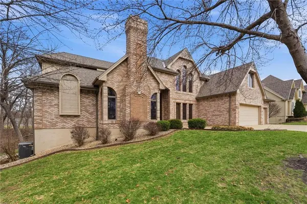 71 The Woodlands DR, Gladstone, MO 64119