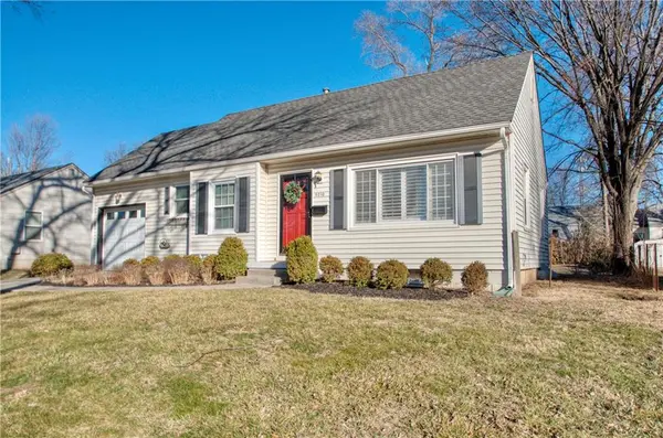 5210 W 49th TER, Roeland Park, KS 66205