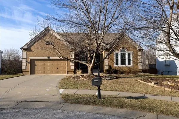 9208 N CAMPBELL CT, Kansas City, MO 64155