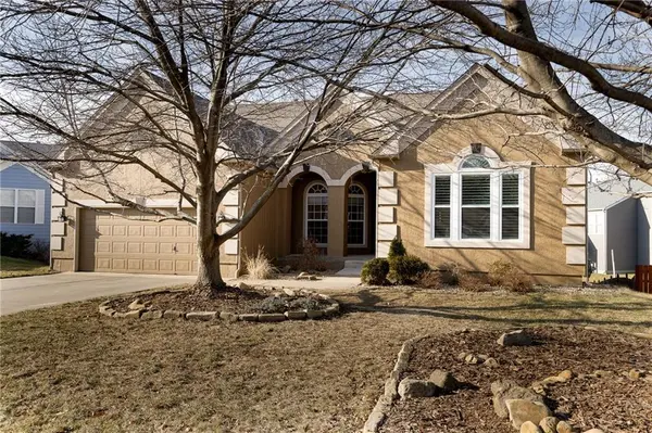 9208 N CAMPBELL CT, Kansas City, MO 64155