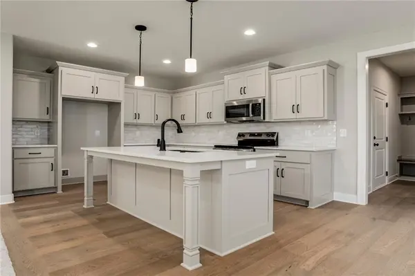 28317 W 160th CT, Gardner, KS 66030
