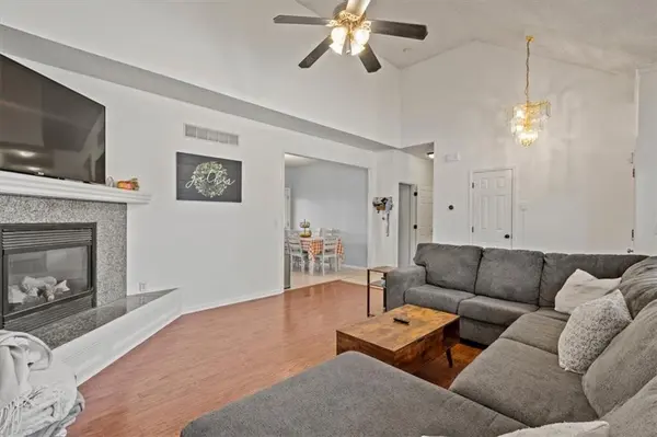 12508 Fountain Lake DR, Grandview, MO 64030