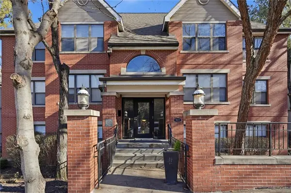915 Washington ST #204, Kansas City, MO 64105