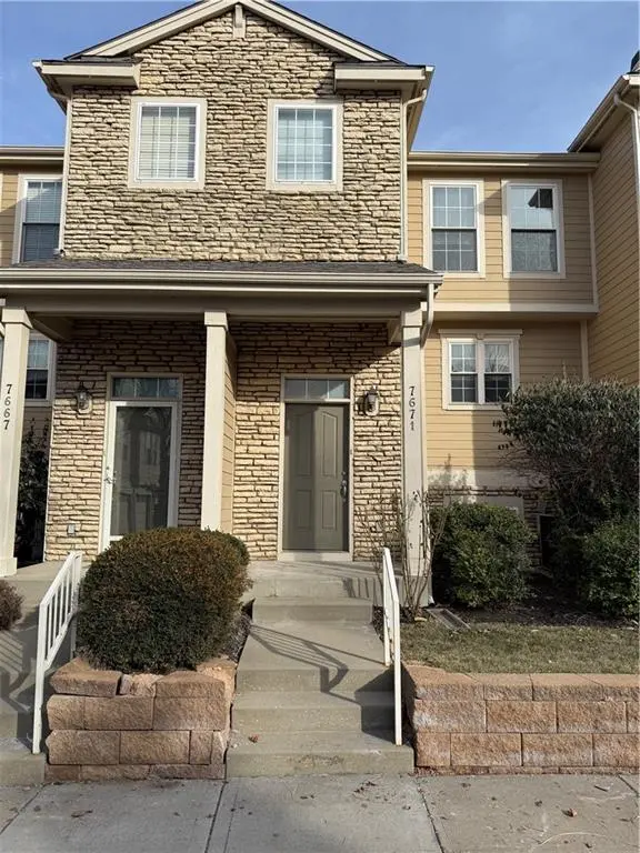 7671 W 158th TER, Overland Park, KS 66223
