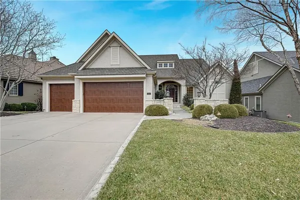 740 Suffolk LN,  Loch Lloyd,  MO 64012