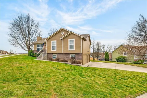 4611 NE 102nd CT, Kansas City, MO 64156