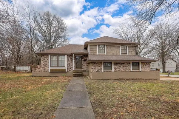 1202 W Elm ST,  Greenwood,  MO 64034