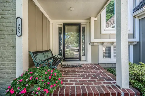 1985 W 123rd PL, Leawood, KS 66209