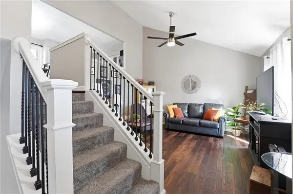 734 S 9th ST, Edwardsville, KS 66111