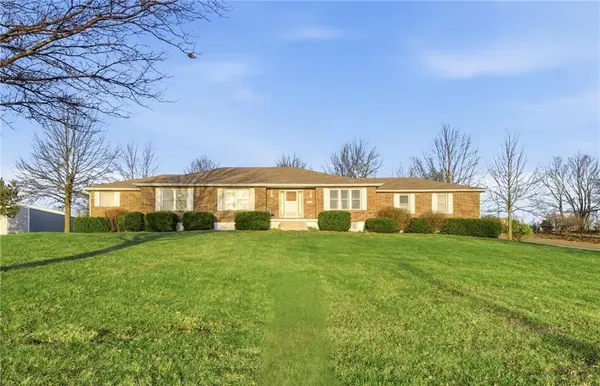31101 Tyer RD, Grain Valley, MO 64029