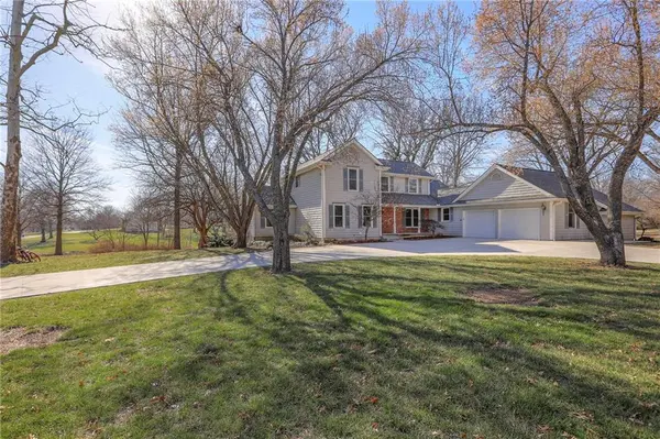 24908 E Timberlake DR, Greenwood, MO 64034