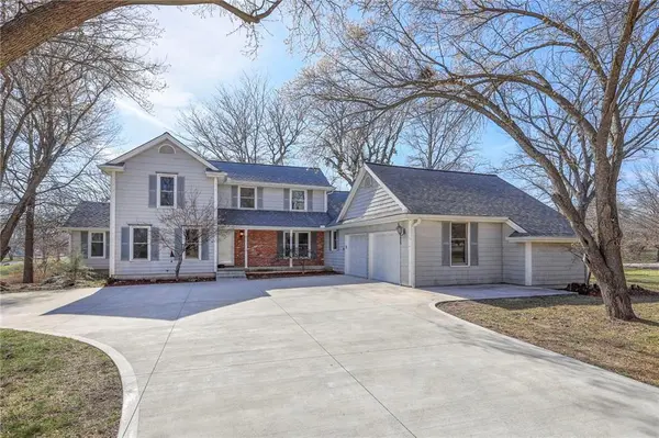 24908 E Timberlake DR, Greenwood, MO 64034