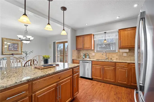 12710 S Edinburgh ST, Olathe, KS 66062