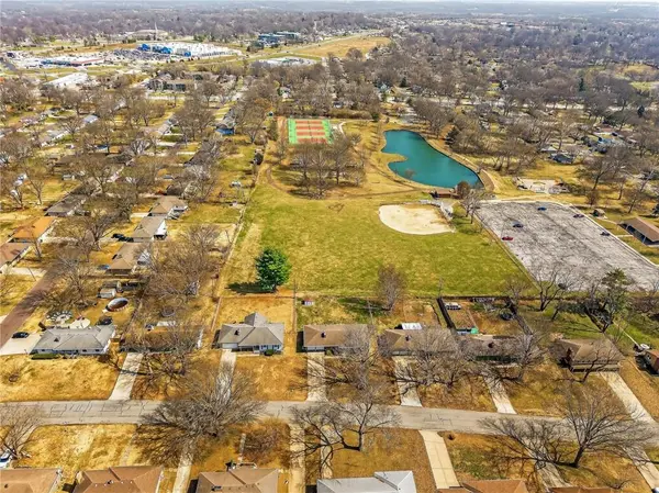 7725 ARLINGTON AVE, Raytown, MO 64138