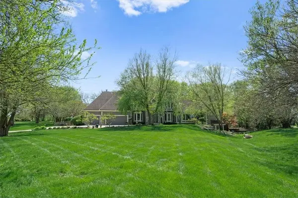 21215 W 106th ST, Olathe, KS 66061