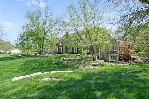 21215 W 106th ST, Olathe, KS 66061