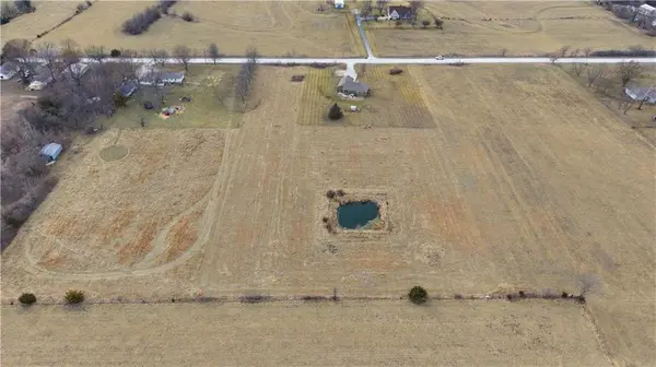 27805 S Walker RD, Harrisonville, MO 64701