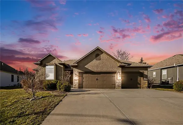 1702 E 127 TER, Kansas City, MO 64145