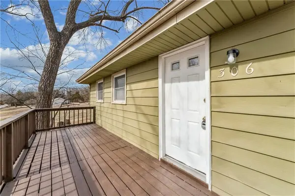 306 E 165th ST, Belton, MO 64012