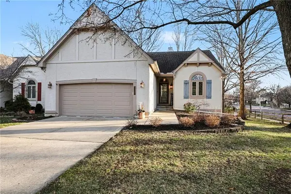 7865 W 118th TER, Overland Park, KS 66210