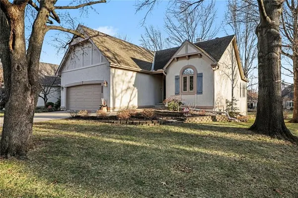7865 W 118th TER, Overland Park, KS 66210