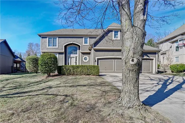 11912 Gillette ST, Overland Park, KS 66213