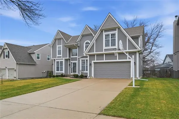 14418 W 115th TER, Olathe, KS 66062