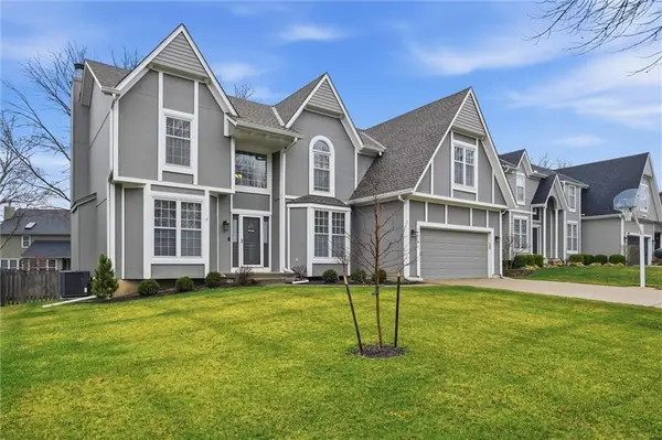 14418 W 115th TER, Olathe, KS 66062