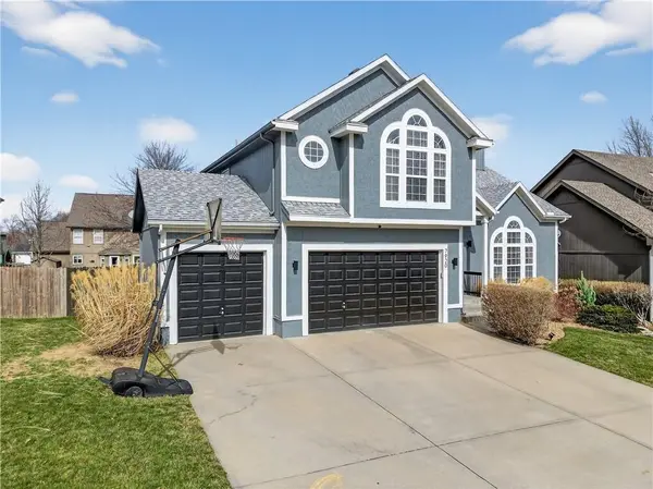7920 W 155th PL, Overland Park, KS 66223