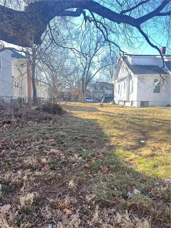 2021 Fayette ST, North Kansas City, MO 64116