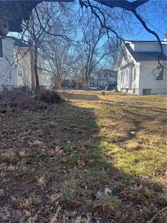 2021 Fayette ST, North Kansas City, MO 64116