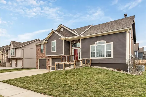 803 Englewood DR, Kearney, MO 64060