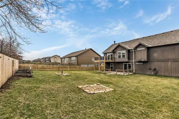 803 Englewood DR, Kearney, MO 64060