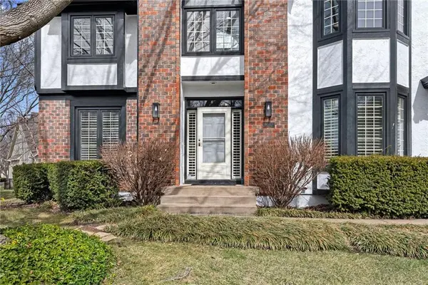 5212 W 129 ST, Leawood, KS 66209