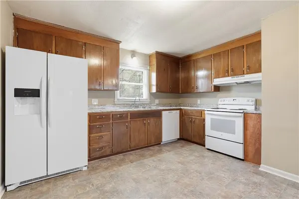 10816 E 66th TER, Raytown, MO 64133