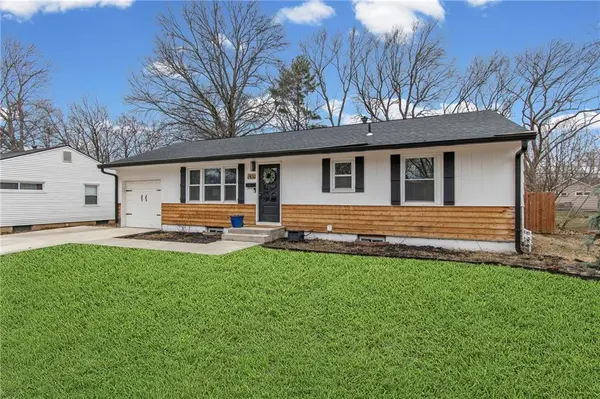 7400 W 65th ST, Overland Park, KS 66202