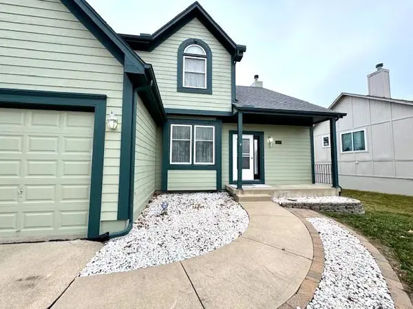 16764 W 157th ST, Olathe, KS 66062