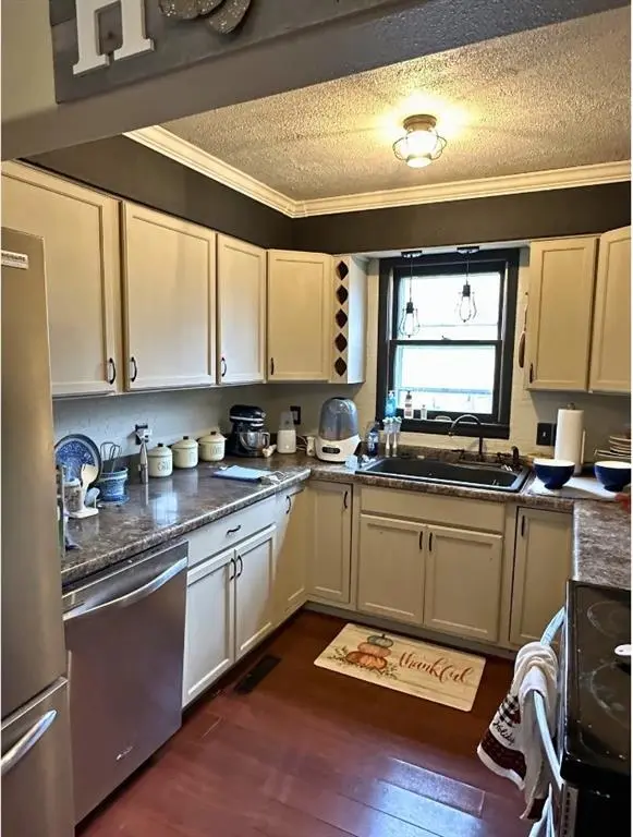205 E Maple ST, Liberal, MO 64762