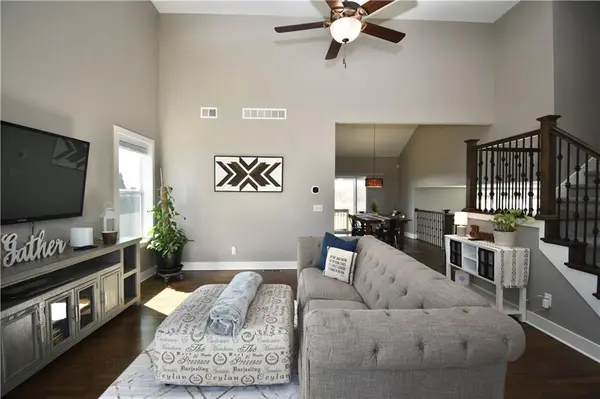 9858 N Smalley AVE, Kansas City, MO 64157