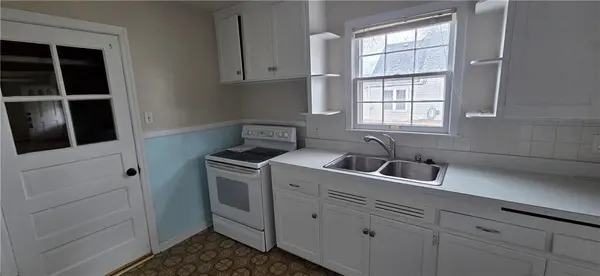 5016 W 51st ST, Roeland Park, KS 66205