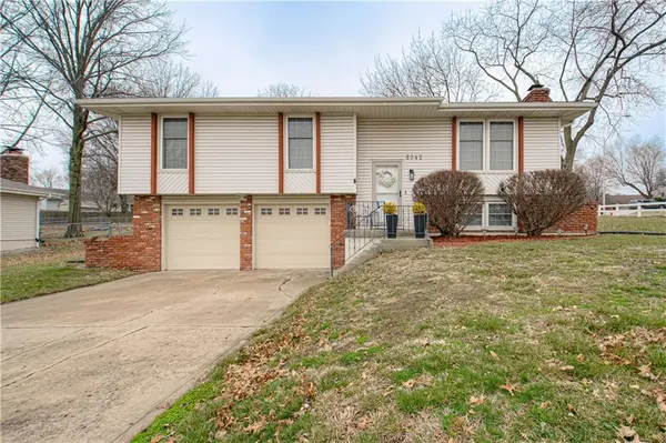 8042 N Stoddard AVE, Kansas City, MO 64152