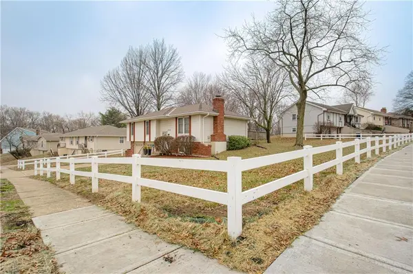 8042 N Stoddard AVE, Kansas City, MO 64152