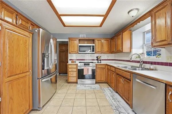 804 SE 16th TER, Oak Grove, MO 64075
