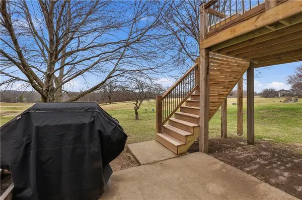 6810 E 143rd ST, Grandview, MO 64030