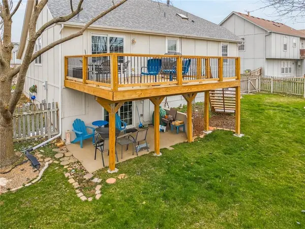 1305 Dogwood DR, Greenwood, MO 64034