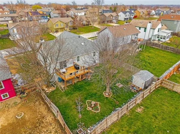 1305 Dogwood DR, Greenwood, MO 64034