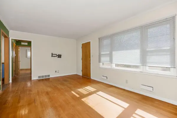 5806 W 75th ST, Prairie Village, KS 66208